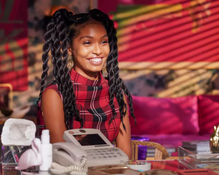 Yara Shahidi TV Show Grown-ish HD Desktop Wallpaper | Background Image