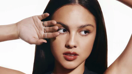 face American brunette actress singer Celebrity Olivia Rodrigo HD Desktop Wallpaper | Background Image