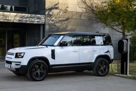  Land Rover Defender 110 P400e Urban Pack