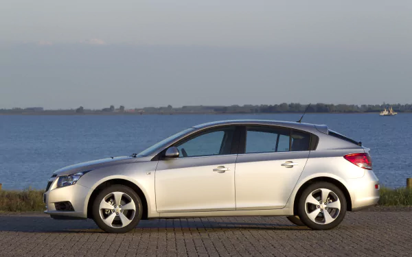  Chevrolet Cruze Hatchback (J300)