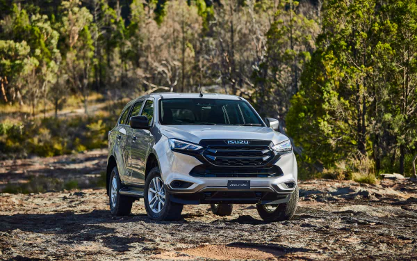  Isuzu MU-X 4×4 LS-M