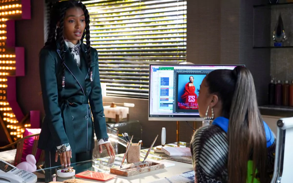 Yara Shahidi TV Show Grown-ish HD Desktop Wallpaper | Background Image
