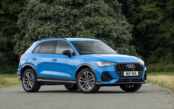  Blue Audi Q3 45 TFSI e S line