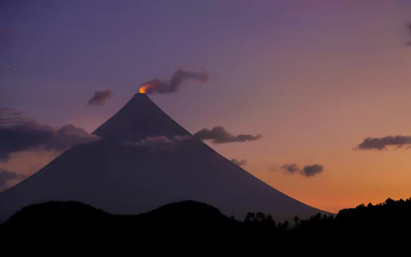  Smoke from the crater of Mount Mayon, Philippines by Per-Andre Hoffmann