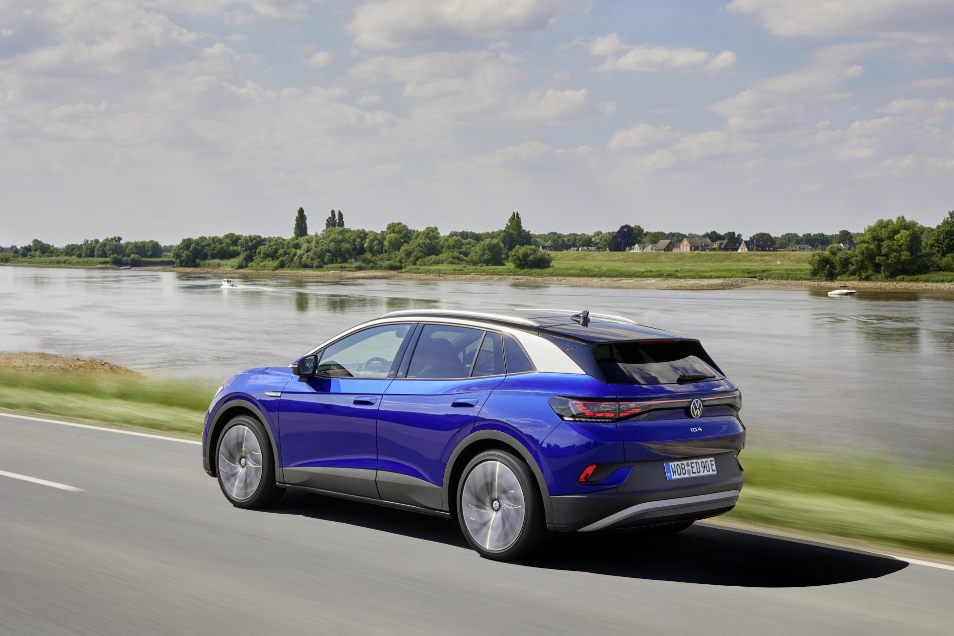 Download Compact Car Electric Car Volkswagen ID.4 Pro Vehicle Volkswagen ID.4 4k Ultra HD Wallpaper