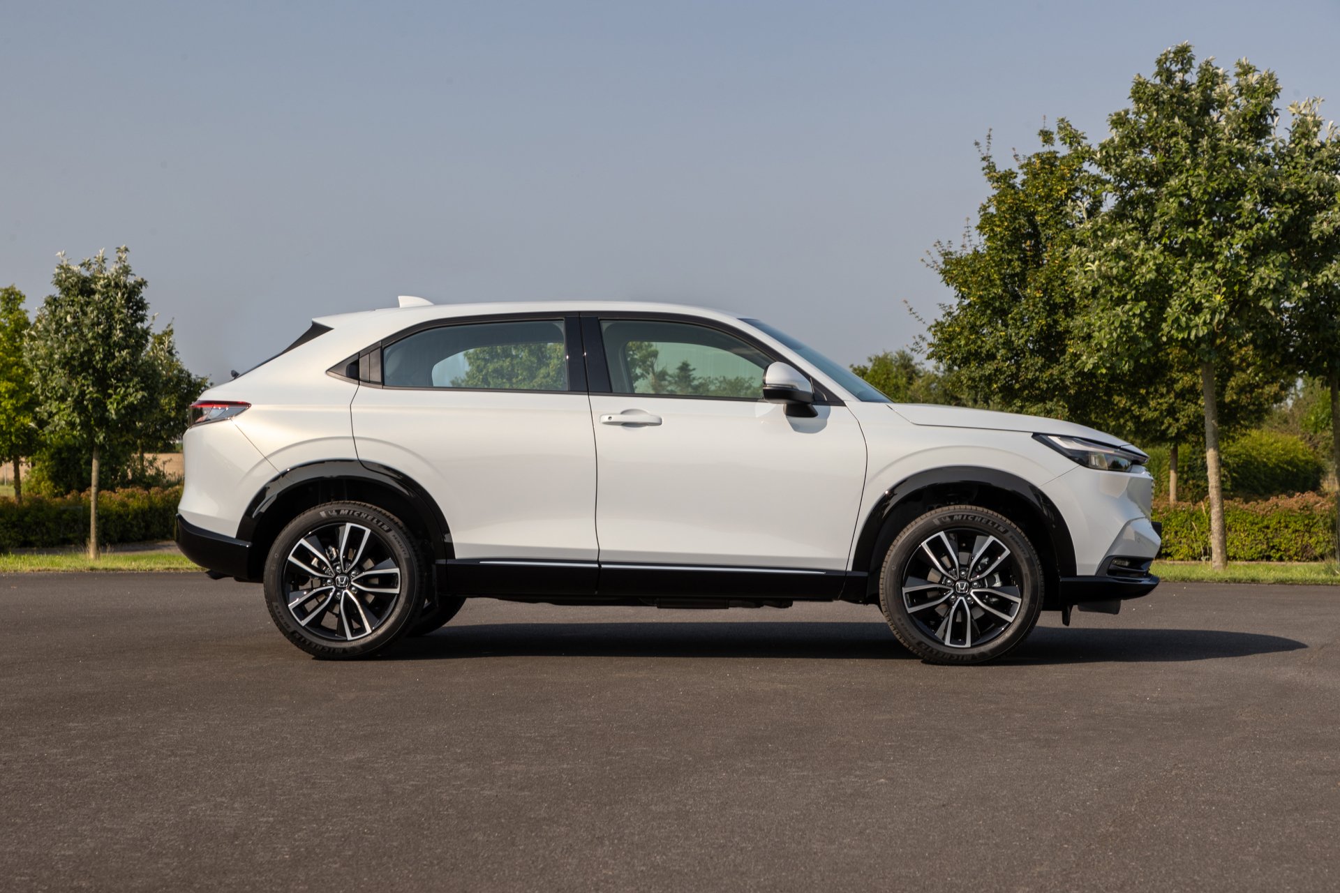 Download SUV Honda HR-V E:HEV Vehicle Honda HR-V 4k Ultra HD Wallpaper