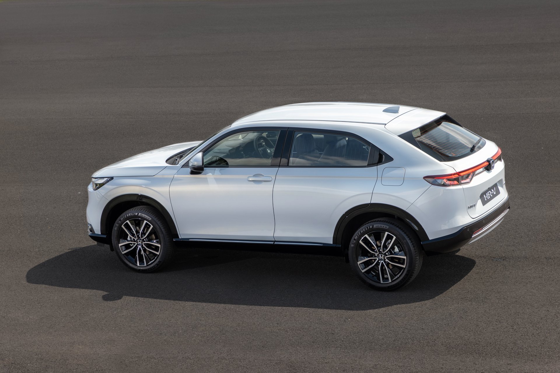 Download SUV Honda HR-V E:HEV Vehicle Honda HR-V 4k Ultra HD Wallpaper