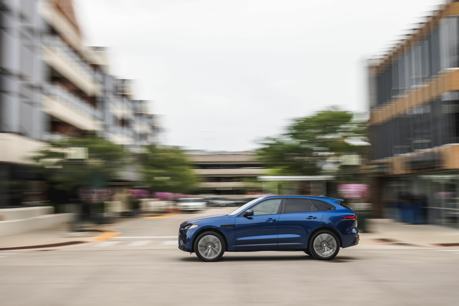 Download SUV Vehicle Jaguar F-PACE 4k Ultra HD Wallpaper