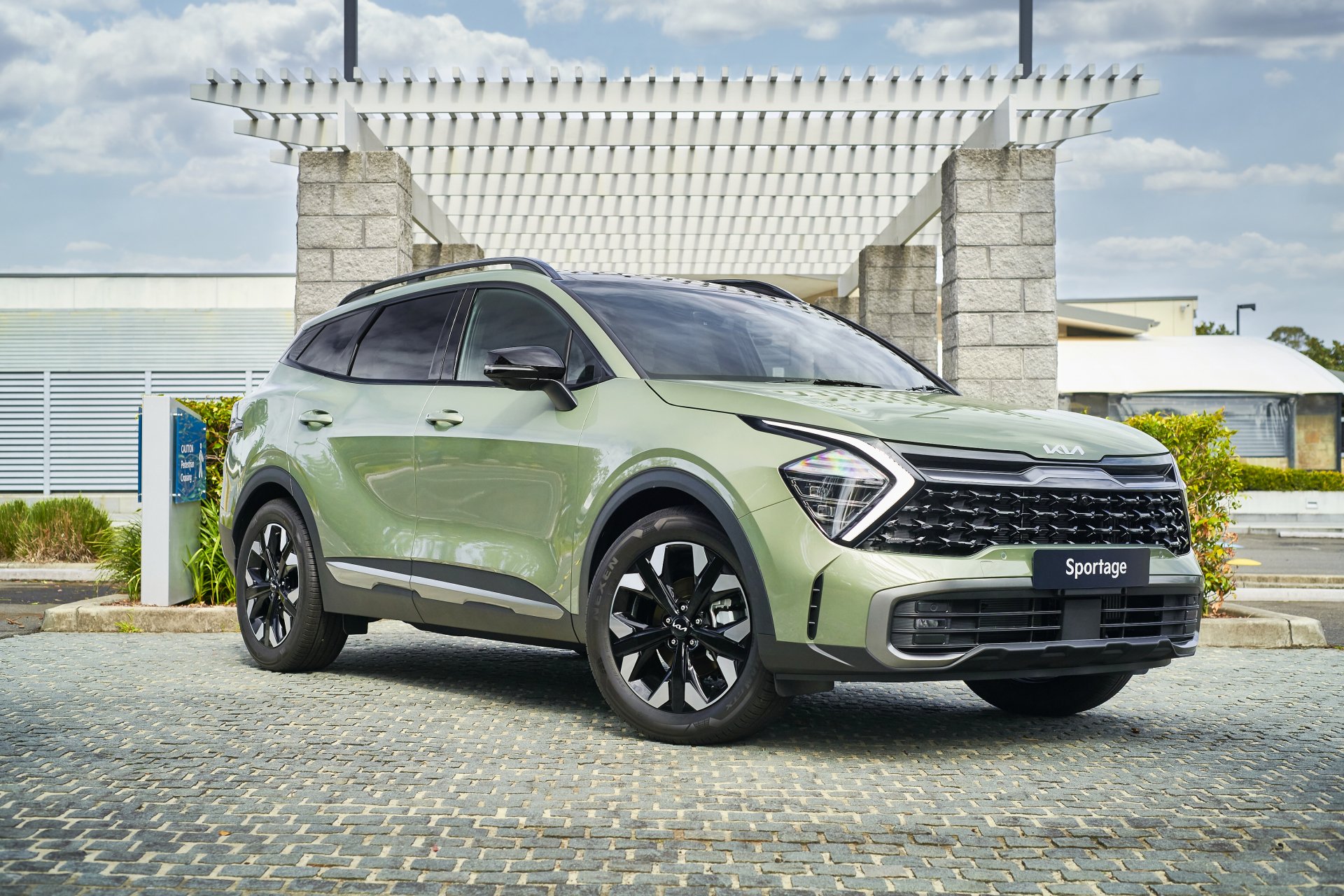 Download SUV Vehicle Kia Sportage HD Wallpaper