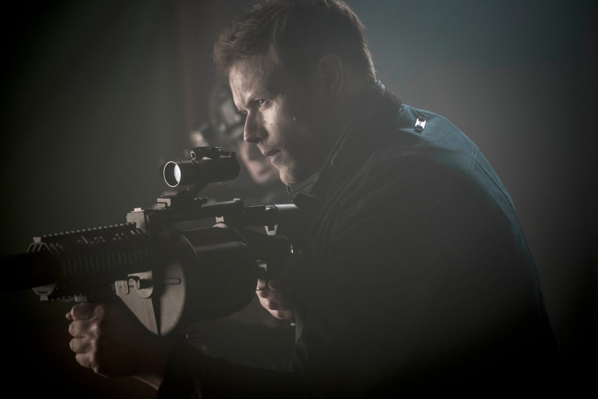 Download Sam Heughan Movie SAS: Red Notice HD Wallpaper