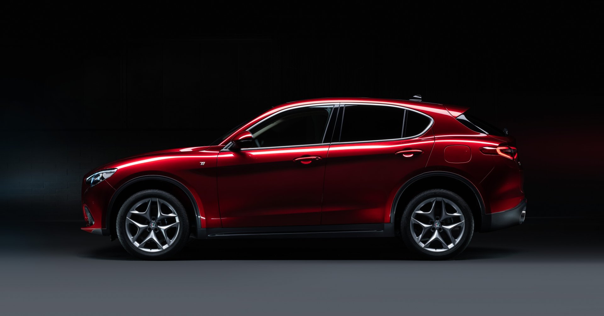 Download SUV Vehicle Alfa Romeo Stelvio 4k Ultra HD Wallpaper