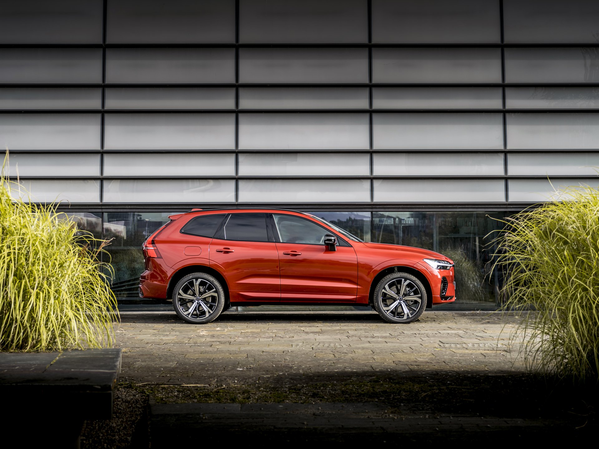 Download SUV Volvo XC60 T8 AWD Vehicle Volvo XC60 4k Ultra HD Wallpaper