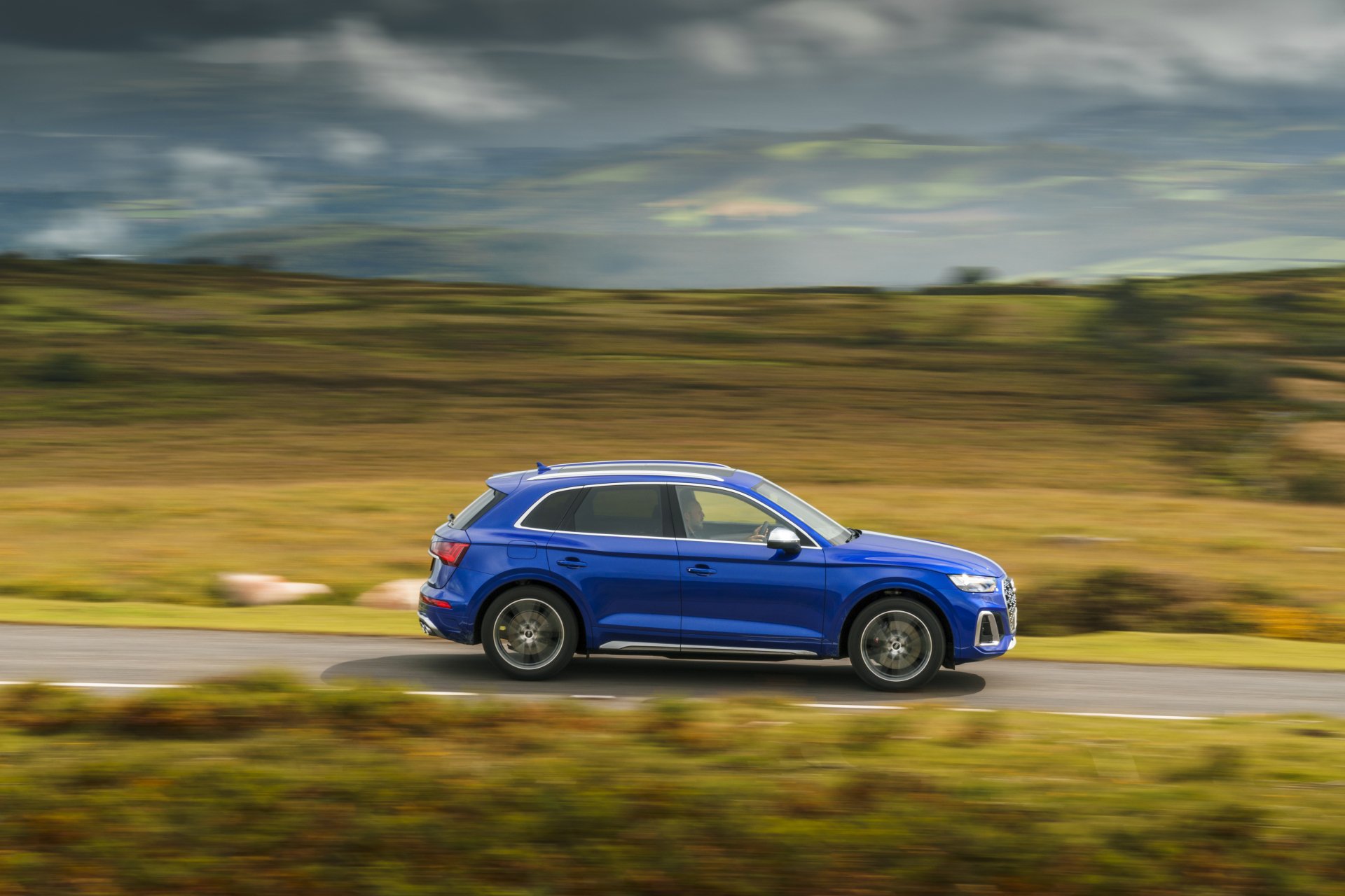Download SUV Vehicle Audi SQ5 TDI 4k Ultra HD Wallpaper