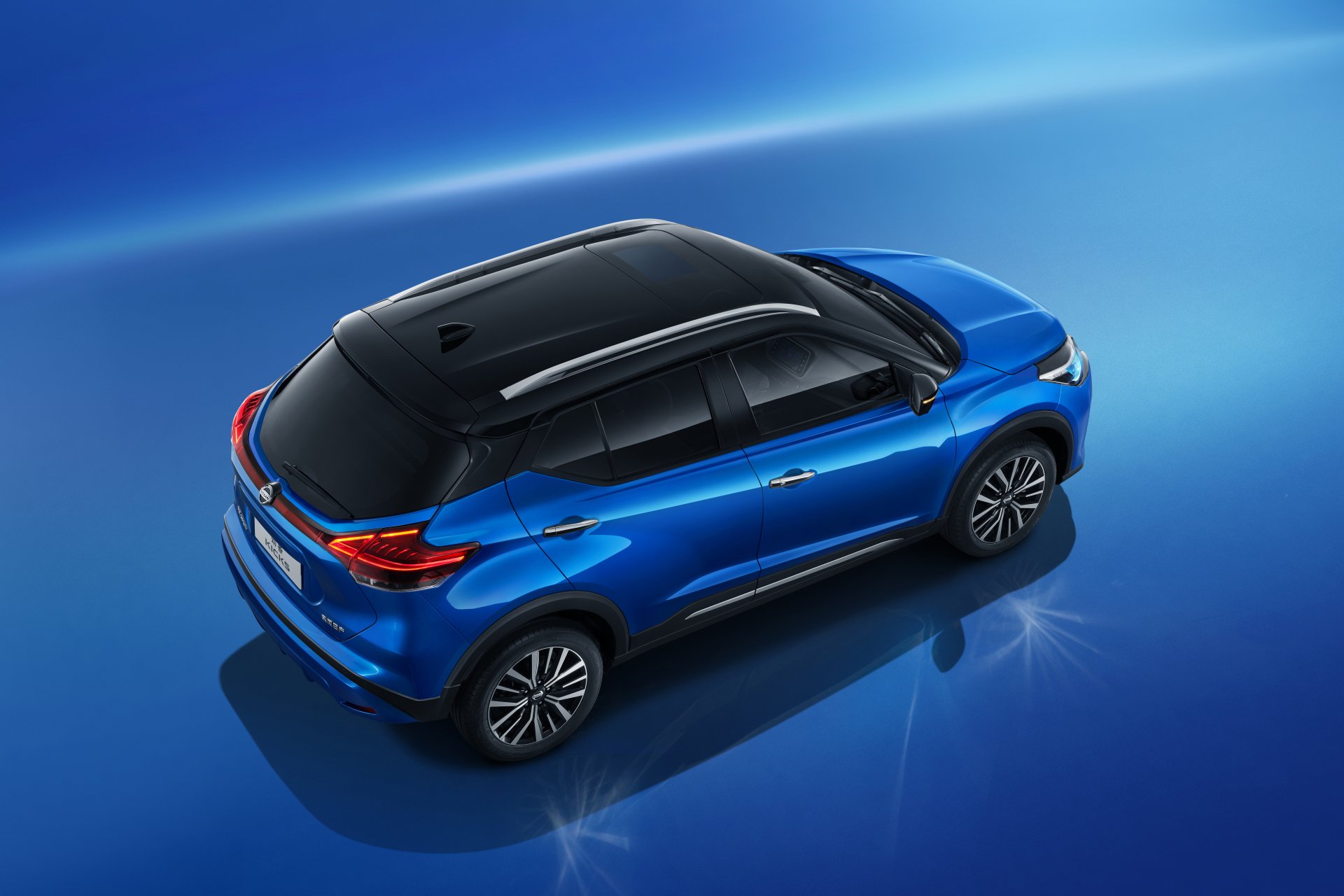 Download SUV Vehicle Nissan Kicks 8k Ultra HD Wallpaper