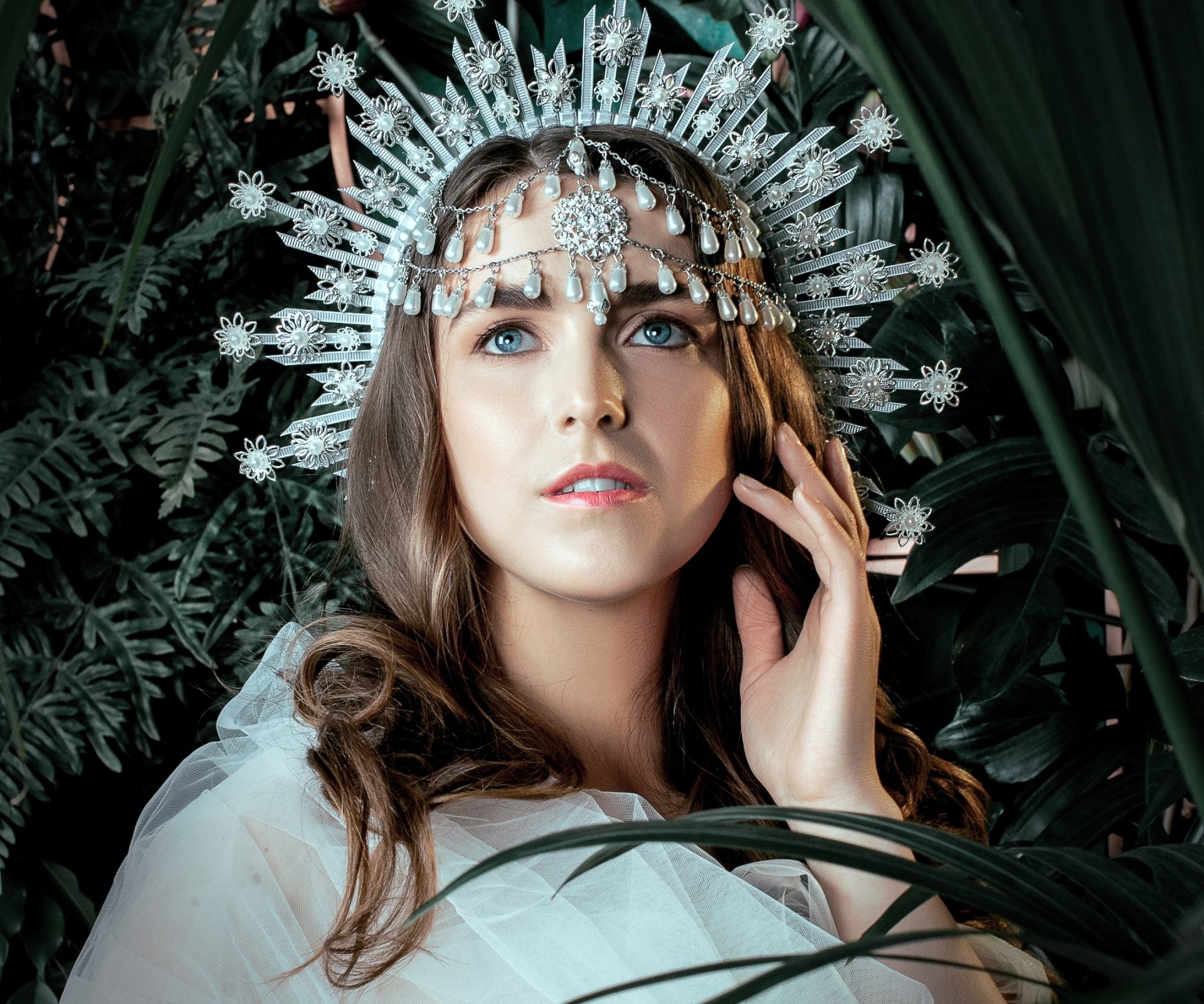 Download Brunette Headdress Woman Model HD Wallpaper