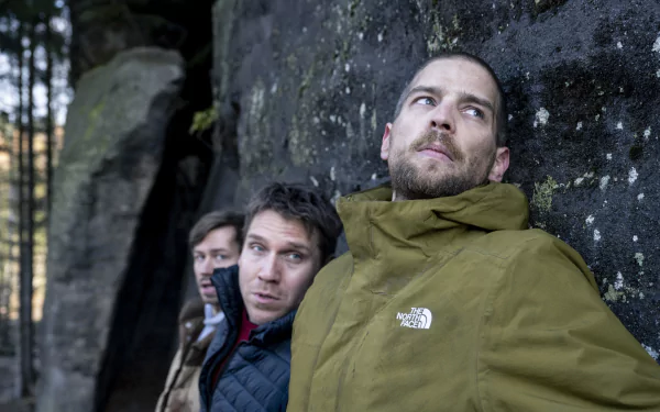 Robert Finster Hanno Koffler David Kross movie Prey (2021) HD Desktop Wallpaper | Background Image