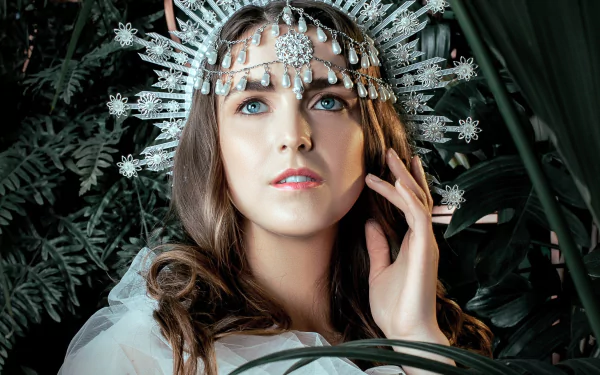 brunette headdress woman model HD Desktop Wallpaper | Background Image