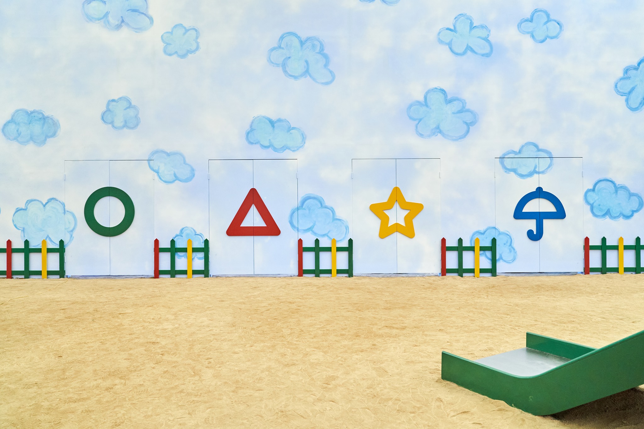 Download tv show squid game hd wallpaper
