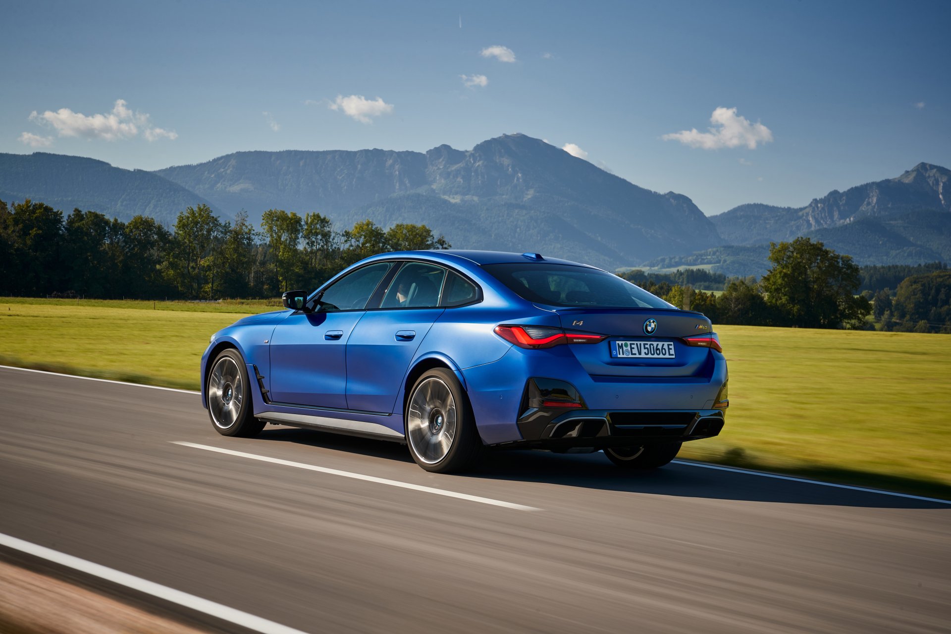 Download Vehicle BMW I4 M50 4k Ultra HD Wallpaper