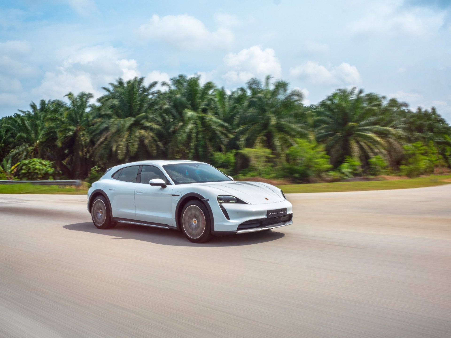 Download Porsche Taycan 4S Cross Turismo Vehicle Porsche Taycan 4S 4k Ultra HD Wallpaper