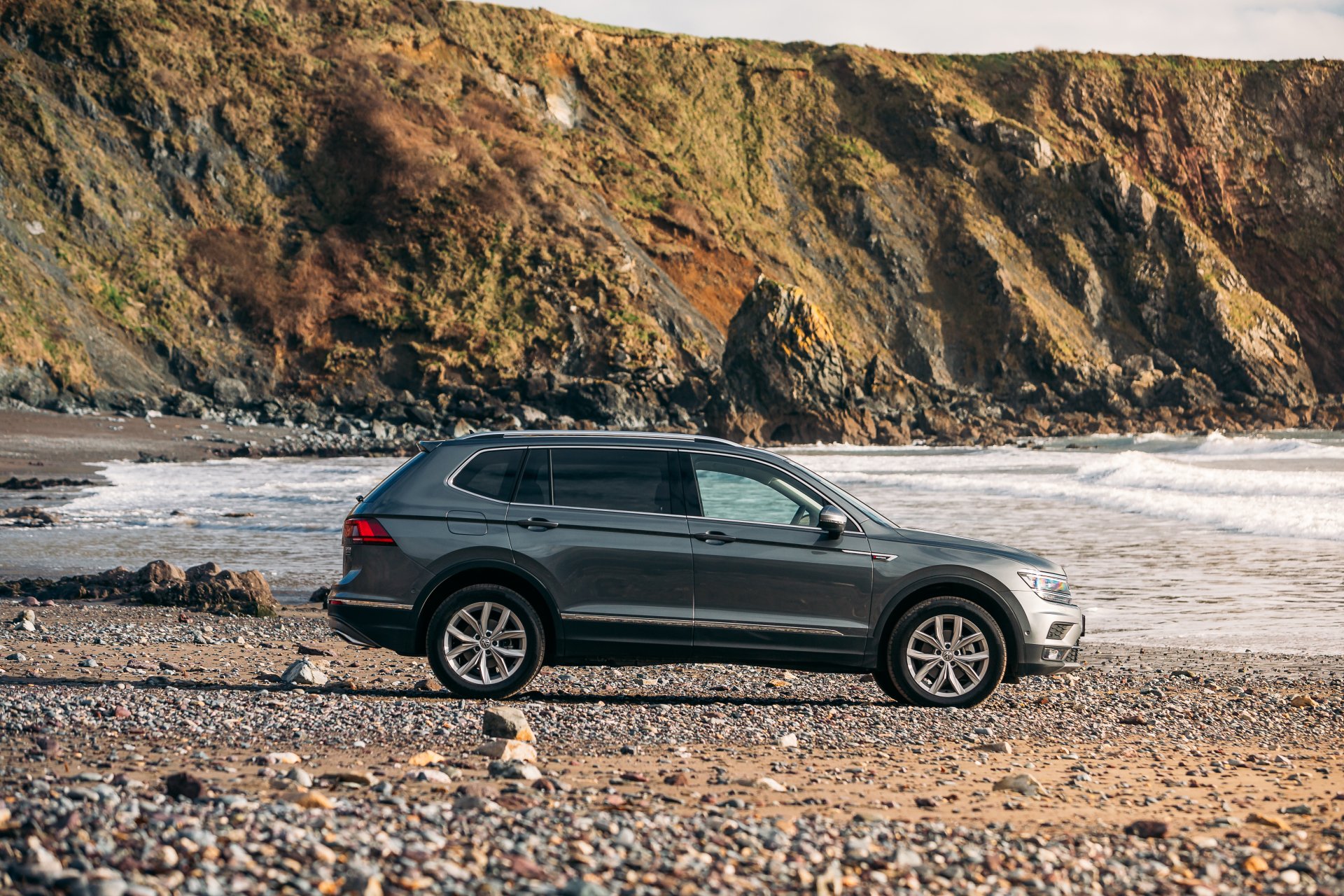 Download SUV Vehicle Volkswagen Tiguan Allspace 4k Ultra HD Wallpaper