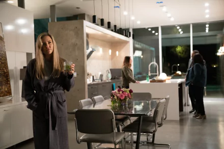 Kate Hudson TV Show Truth Be Told HD Desktop Wallpaper | Background Image