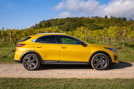 SUV vehicle Kia XCeed HD Desktop Wallpaper | Background Image