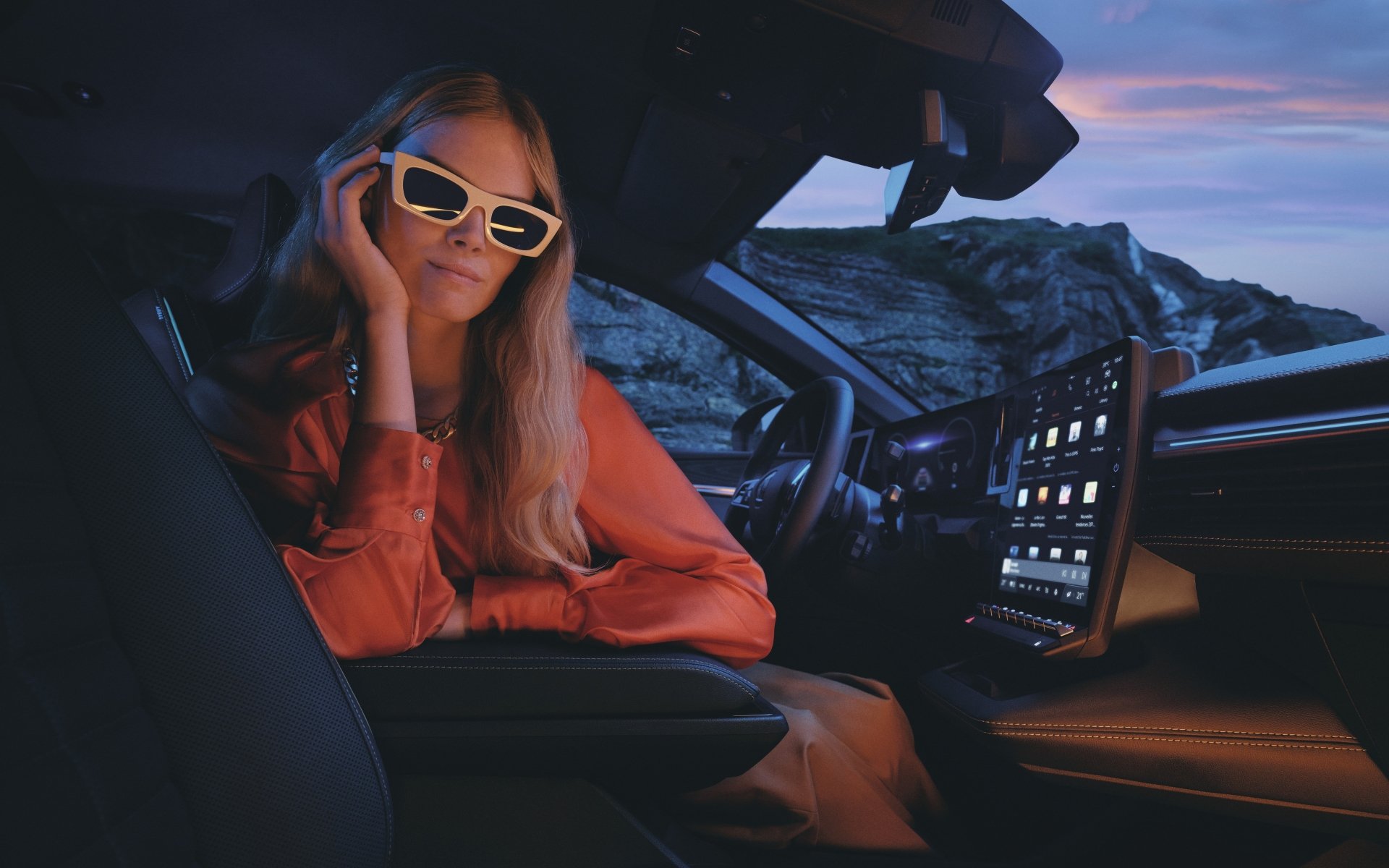 Download Sunglasses Woman Mood 4k Ultra HD Wallpaper