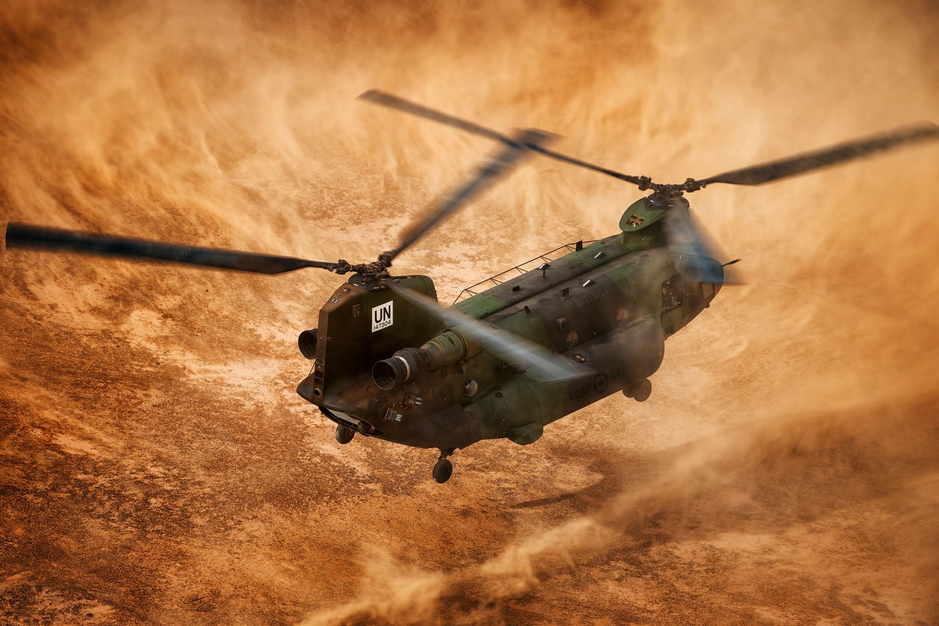 Download Military Boeing CH-47 Chinook HD Wallpaper by Lloyd Horgan