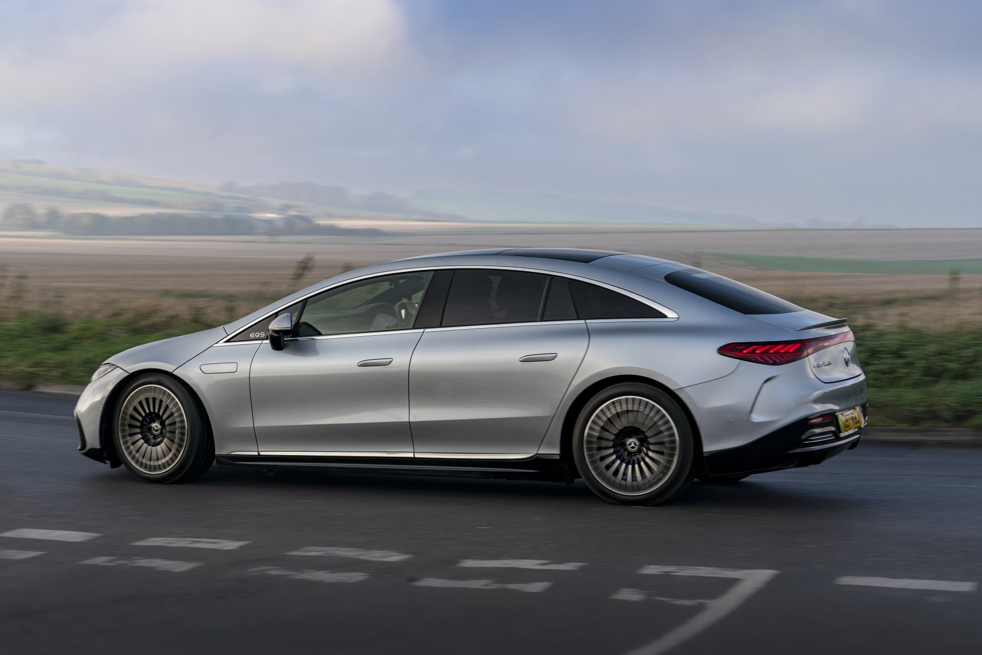 Download Mercedes-Benz EQS 450 AMG Line Vehicle Mercedes-Benz EQS 4k Ultra HD Wallpaper
