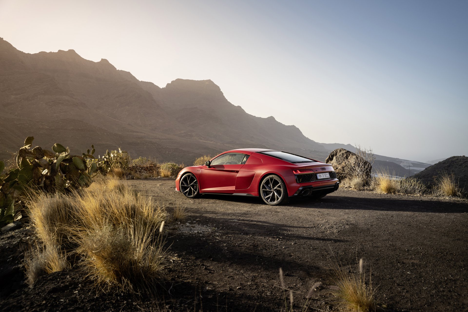 Download Vehicle Audi R8 V10 8k Ultra HD Wallpaper