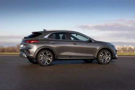 SUV vehicle Kia XCeed HD Desktop Wallpaper | Background Image