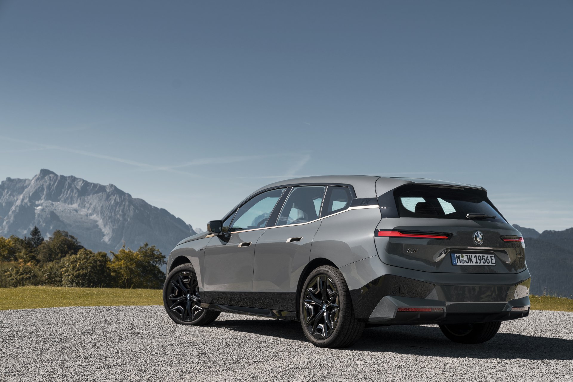 Download Electric Car SUV Vehicle BMW IX M60 8k Ultra HD Wallpaper