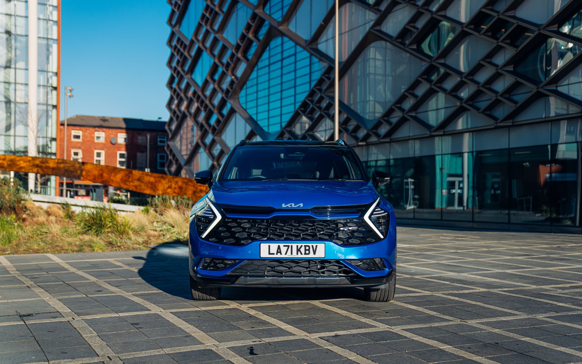 Download SUV Kia Sportage HEV GT-Line S Vehicle Kia Sportage 8k Ultra HD Wallpaper