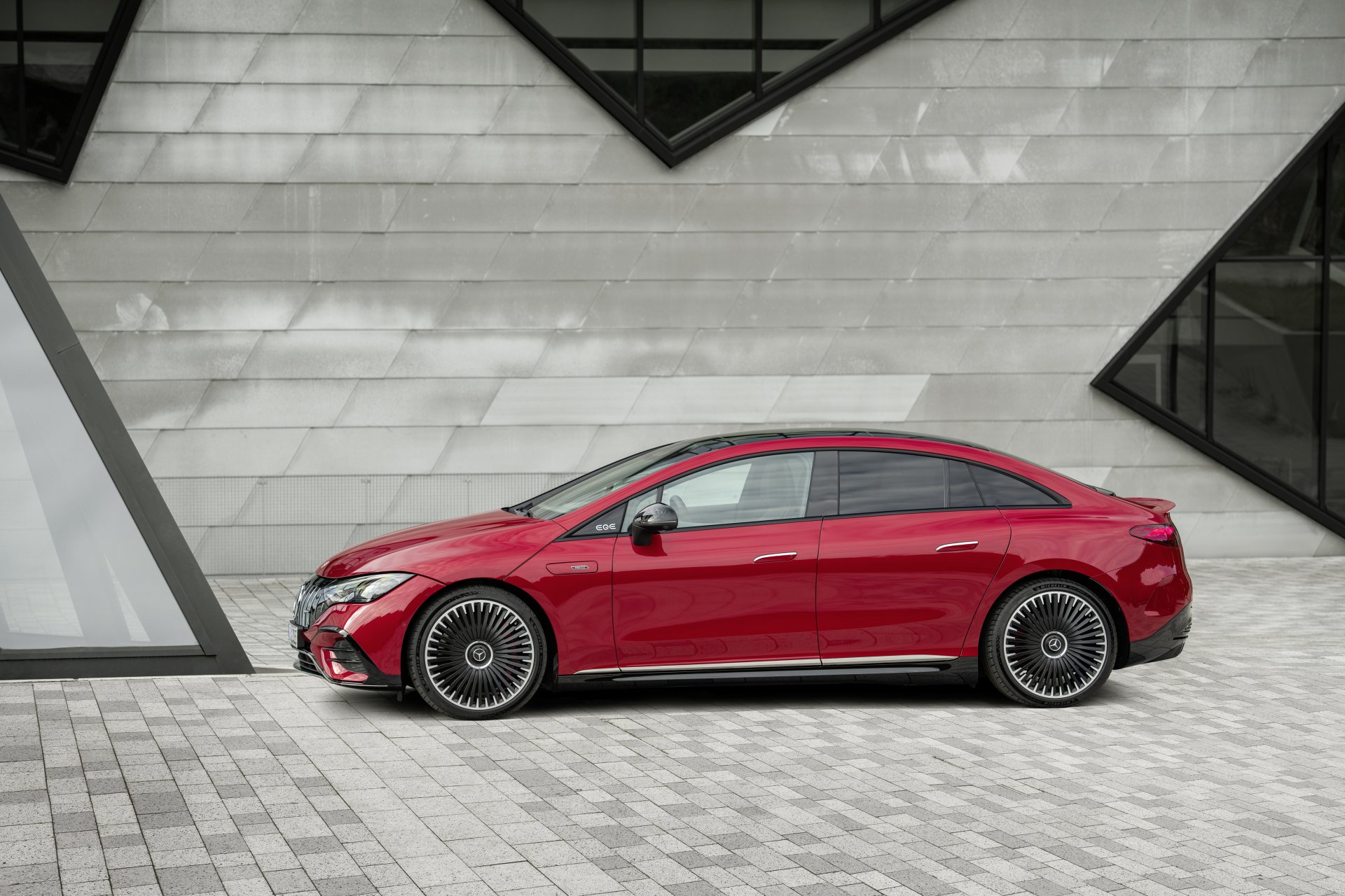 Download Vehicle Mercedes-AMG EQE 43 4k Ultra HD Wallpaper