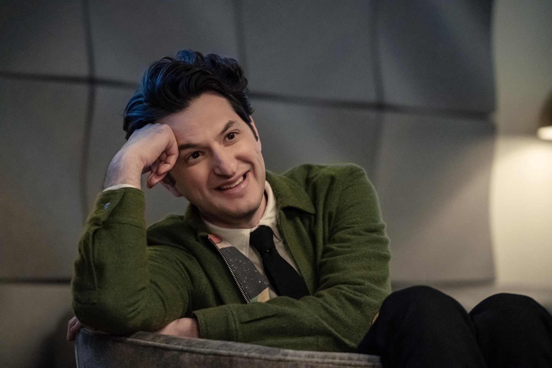 Download Ben Schwartz TV Show The Afterparty 4k Ultra HD Wallpaper