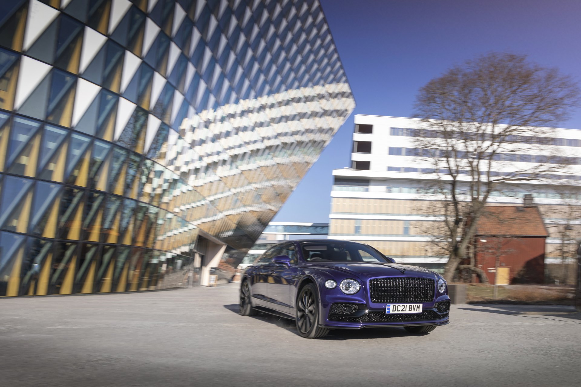 Download Vehicle Bentley Flying Spur 8k Ultra HD Wallpaper