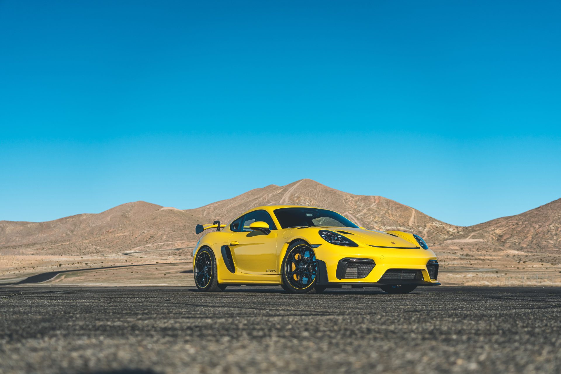 Download Vehicle Porsche 718 Cayman GT4 8k Ultra HD Wallpaper