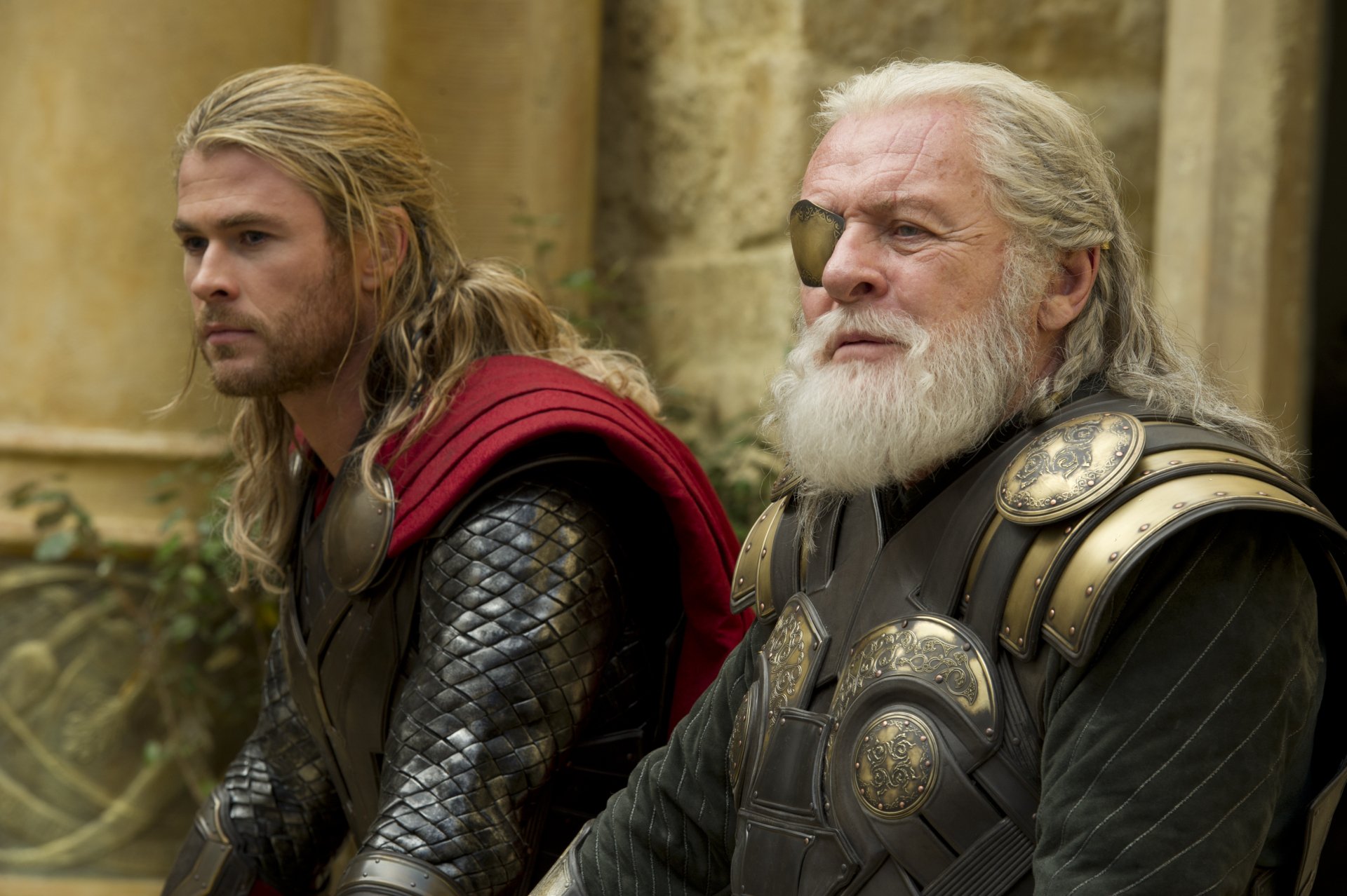 4K Ultra HD PC desktop wallpaper of Thor and Odin from Thor: The Dark World, posed in Asgardian armor in a cinematic movie still.