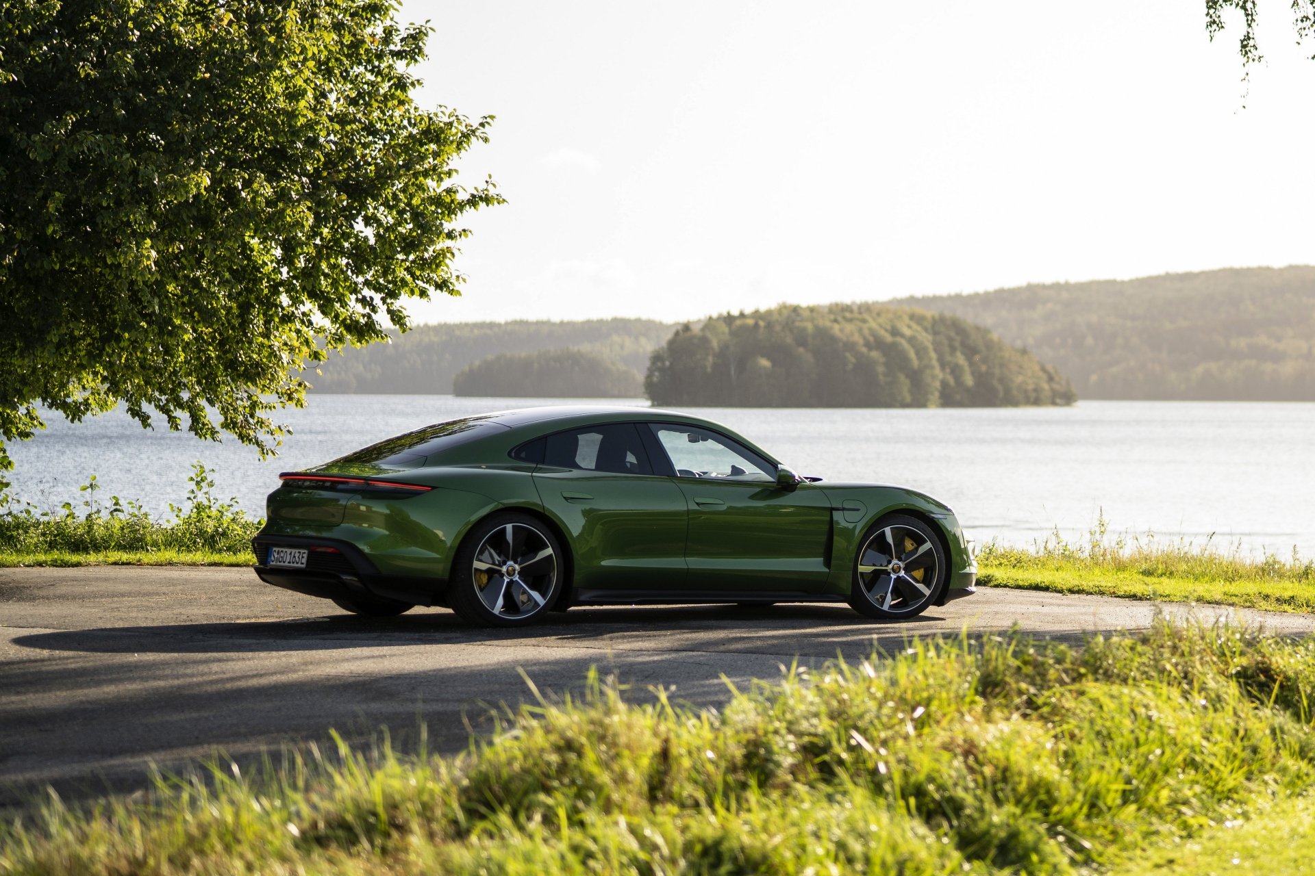 Download Vehicle Porsche 911 Turbo 4k Ultra HD Wallpaper