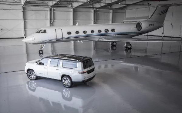  Jeep Wagoneer and N9CK Gulfstream G550