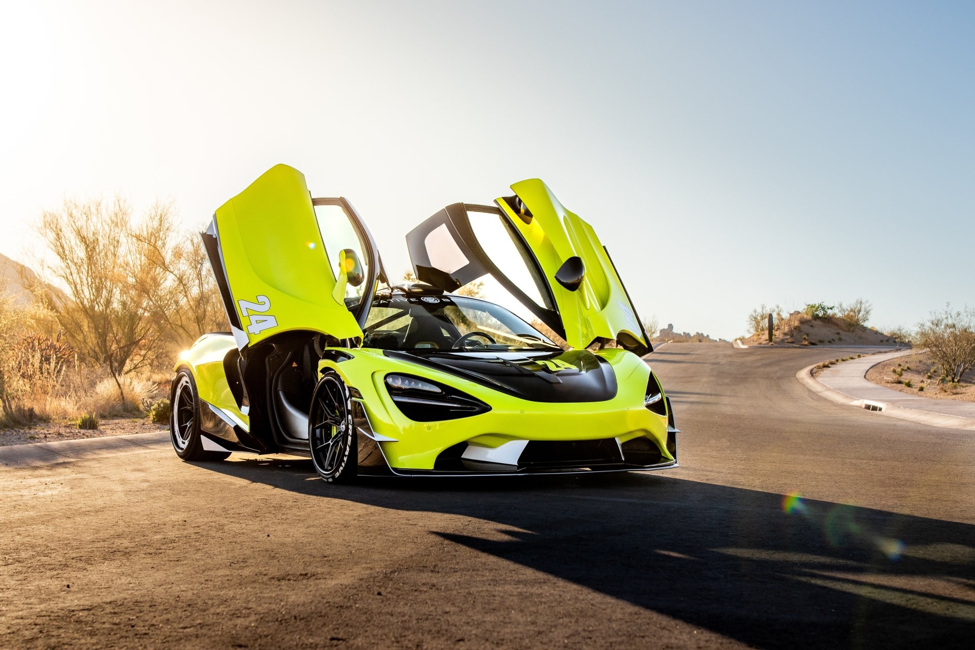 Download Vehicle McLaren 720S 4k Ultra HD Wallpaper