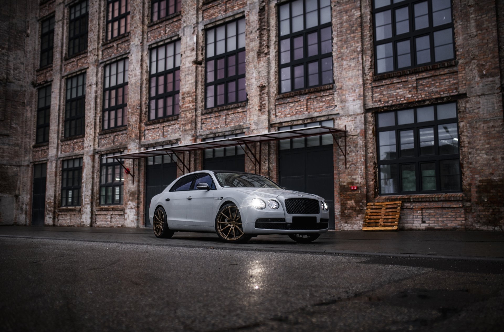 Download Vehicle Bentley Flying Spur 4k Ultra HD Wallpaper