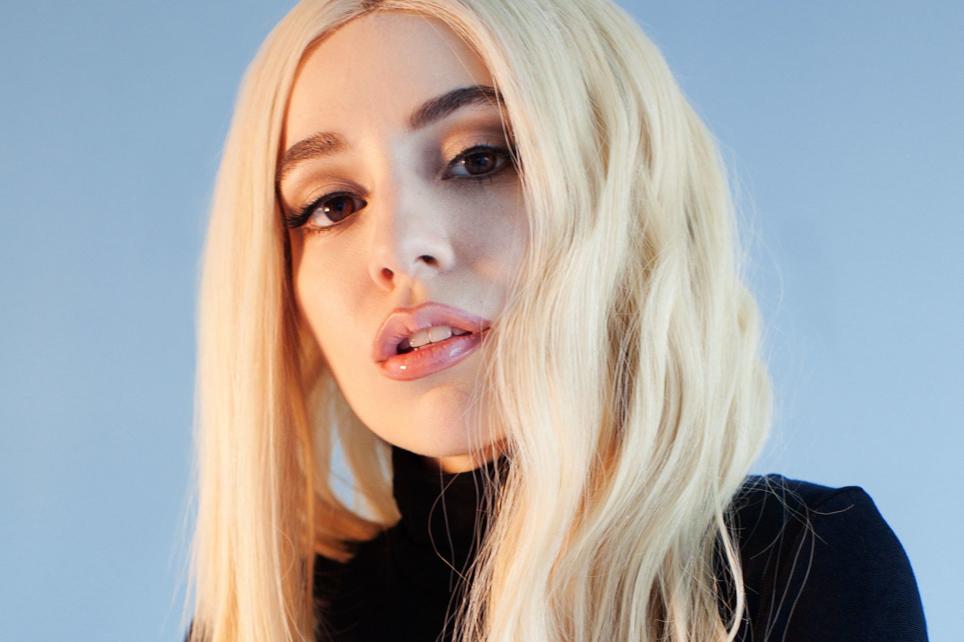 Download Music Ava Max HD Wallpaper