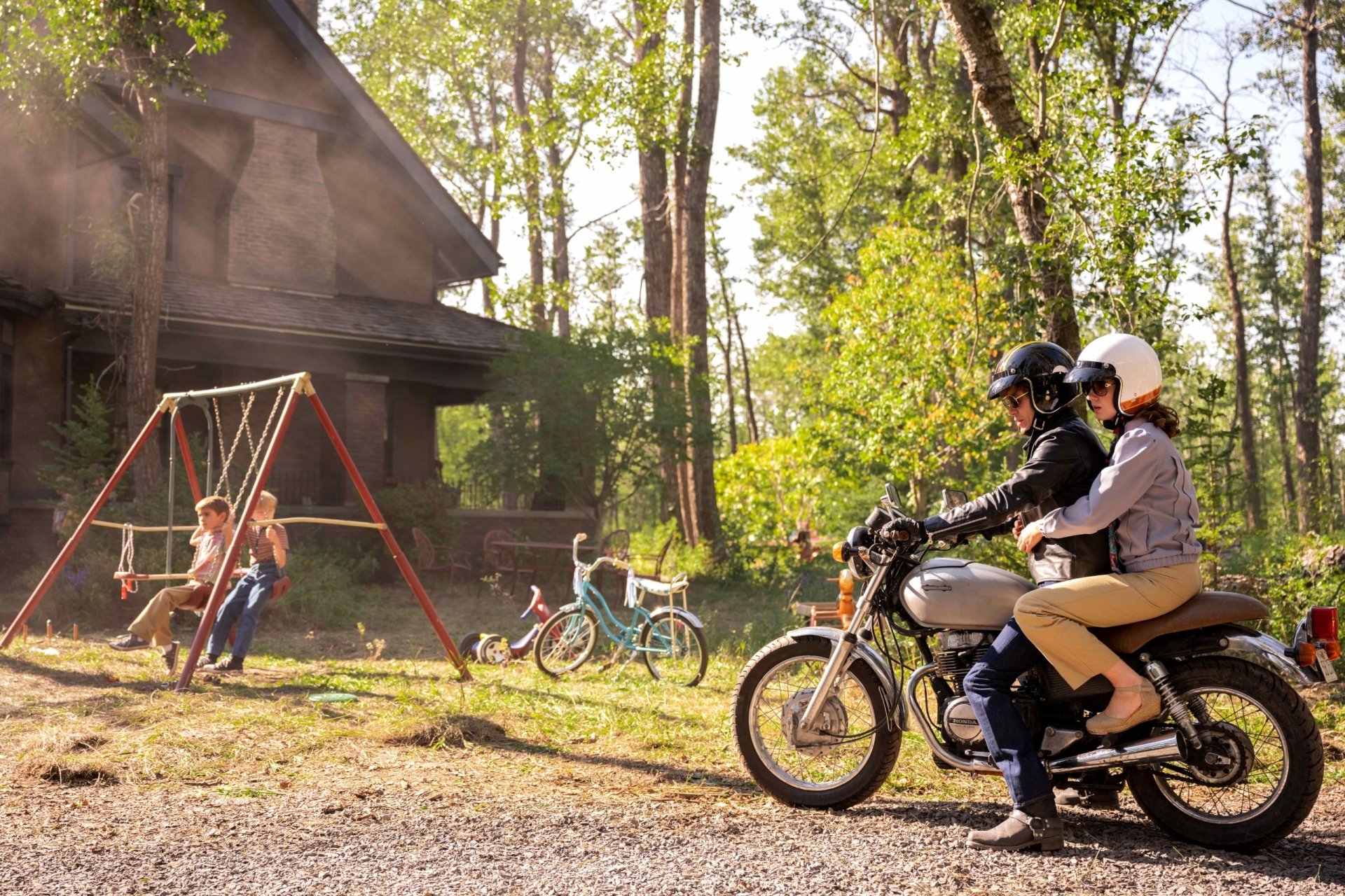 Download TV Show Under The Banner Of Heaven HD Wallpaper