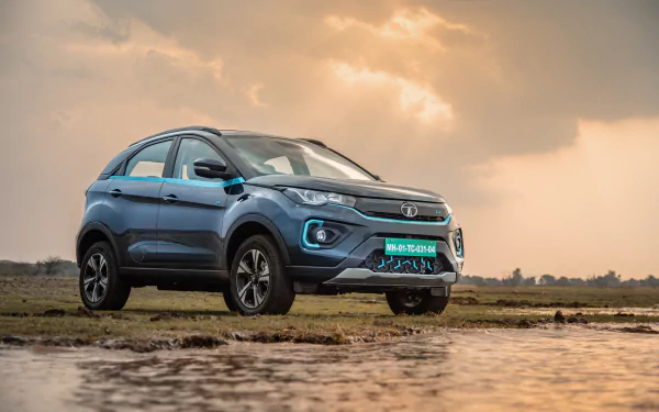 vehicle Tata Nexon HD Desktop Wallpaper | Background Image
