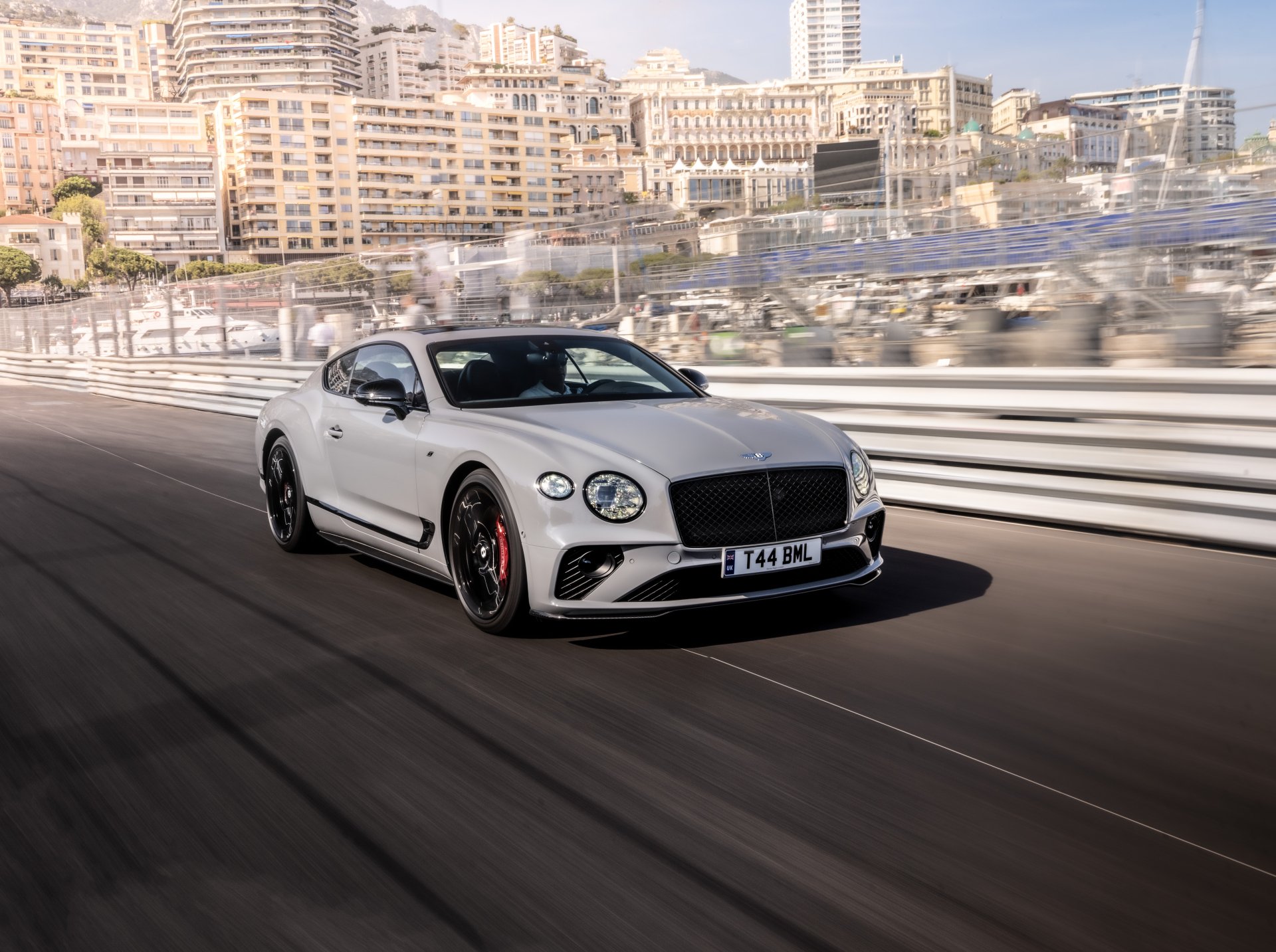 Download Vehicle Bentley Continental GT 8k Ultra HD Wallpaper