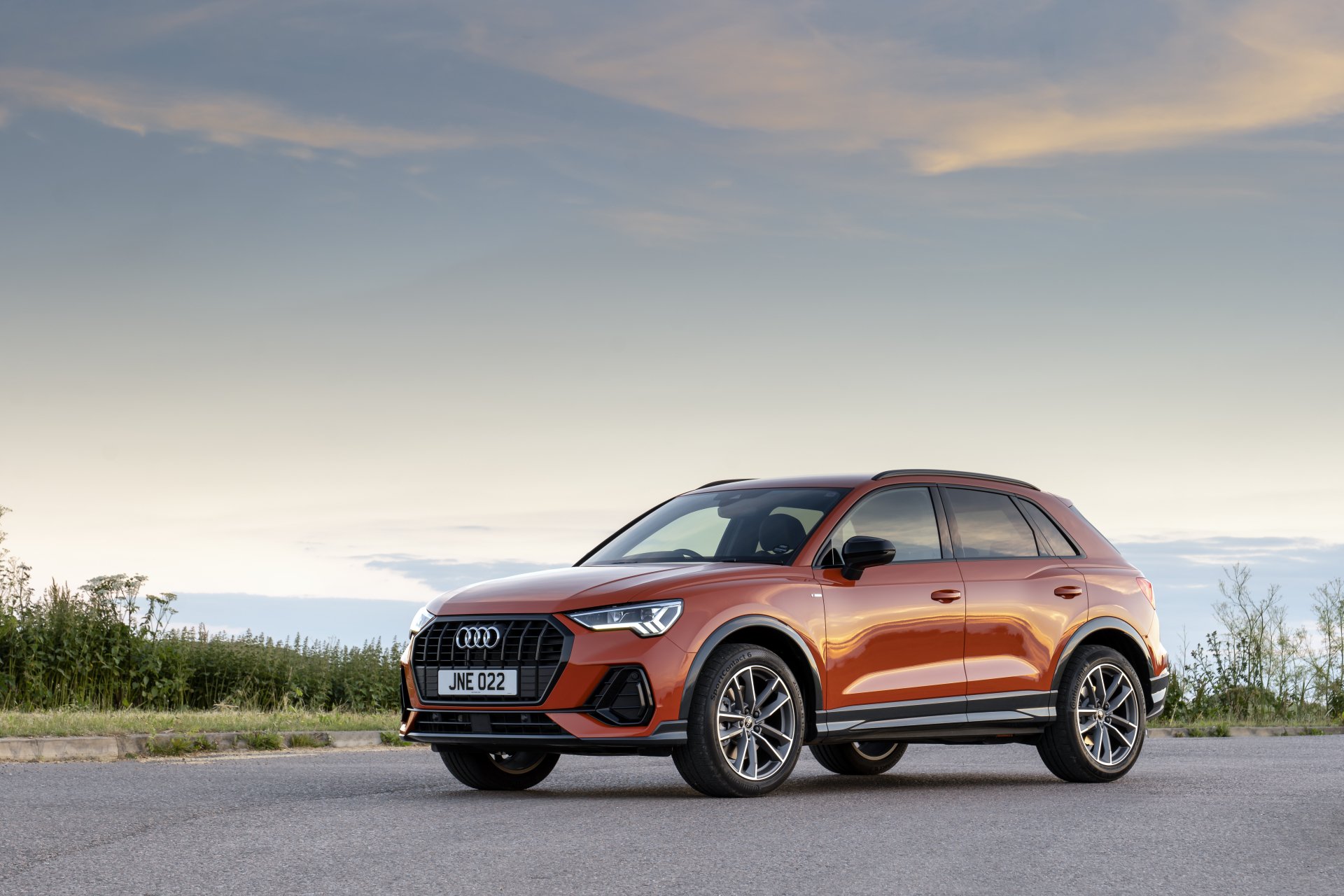 Download Vehicle Audi Q3 35 TFSI 4k Ultra HD Wallpaper