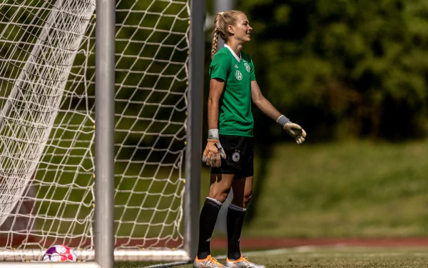 German soccer Merle Frohms Sports HD Desktop Wallpaper | Background Image