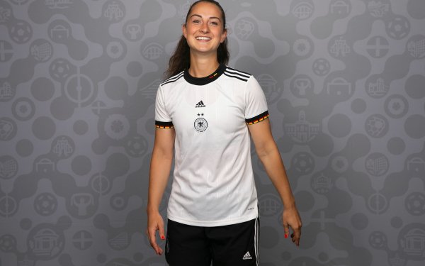 Sports Sara Däbritz Soccer Player Germany Women's National Football Team HD Wallpaper | Background Image